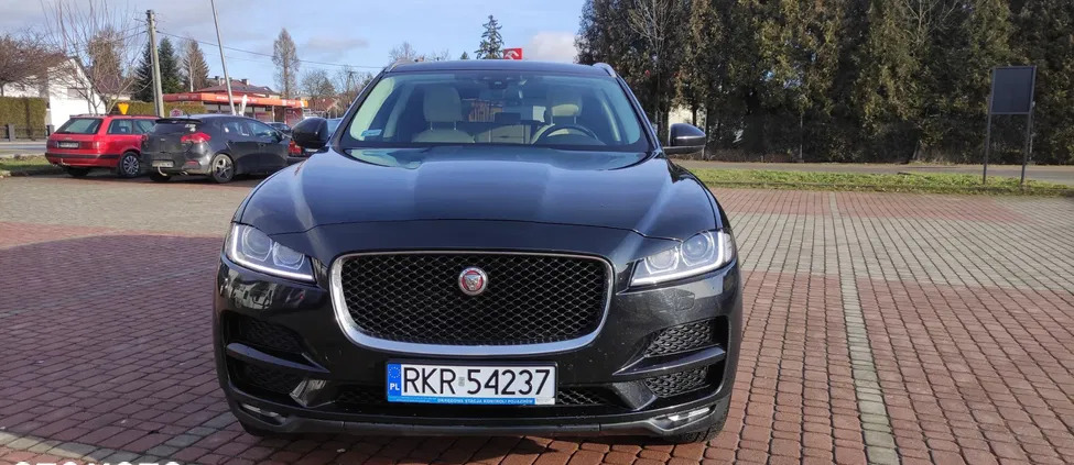 samochody osobowe Jaguar F-Pace cena 88900 przebieg: 165200, rok produkcji 2017 z Kisielice